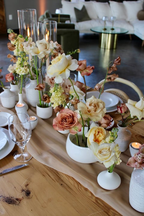 bespoke table arrangement designed and installed by Blossom flower bar