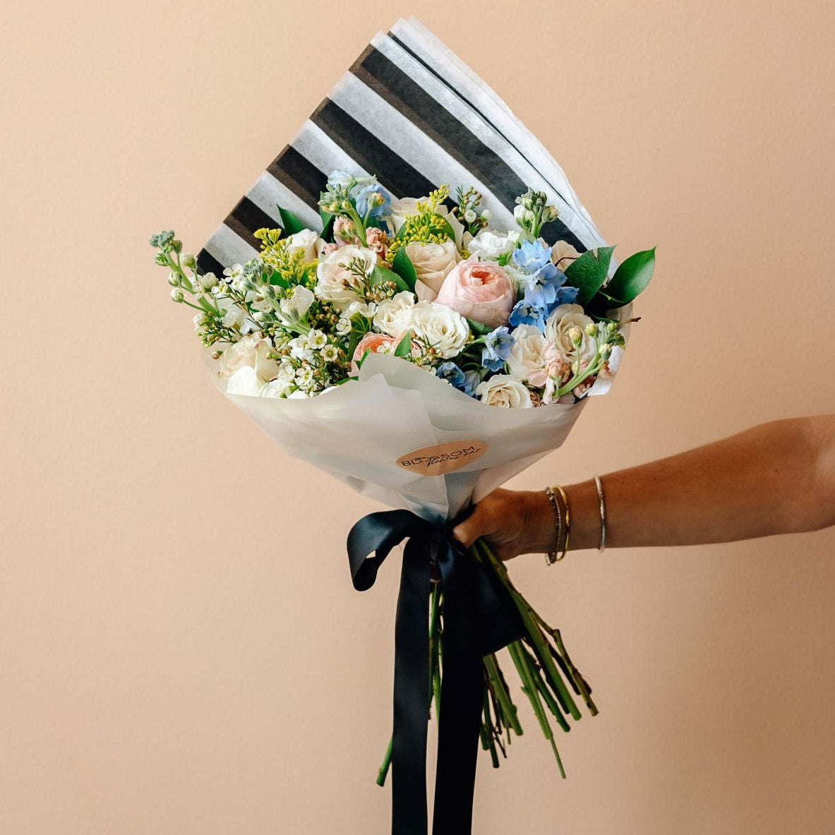 Our presentation bouquet for bridal showers, baby showers, graduations, speakers, recitals and more.